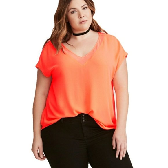 $10 SALE🎉 TORRID Woman's Neon Coral Georgette V-neck Chiffon Inset Blouse Top 0 - Picture 2 of 9